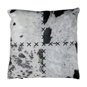 Bílo-černý kožený polštář s výrazným stehem Stitch Cow - 45*45*15cm Mars & More
