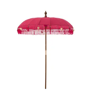 Růžový slunečník s třásněmi a dřevěnou tyčí Dayu Wood - ∅ 200*260 cm J-Line by Jolipa