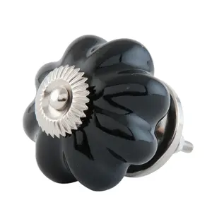 Produkt Keramická úchytka květina černá - Ø 4 cm Clayre & Eef