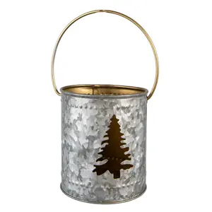 Produkt Šedý  plechový svícen na čajovou svíčku se stromkem a držadlem - Ø  9*10 cm Clayre & Eef