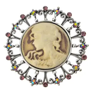 Stříbrná zdobená brož s hlavou ženy a kamínky Clayre & Eef